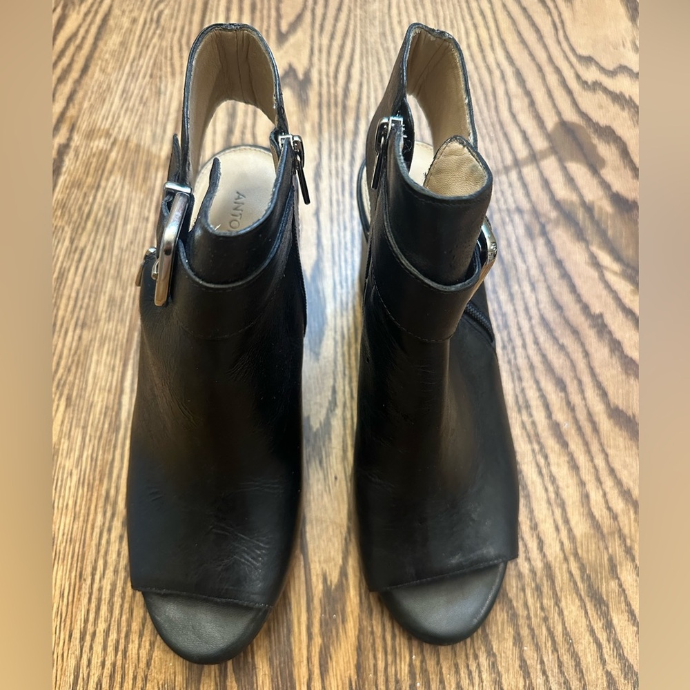 Antonio Melani peep toe cut out black leather ankle boot women’s size 8.5